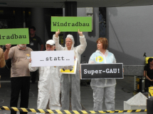 b_215_215_16777215_0_0_images_stories_akt12_0522atomforum_auftakt_atomforum_abschalten_stuttgart_22mai2012_auftakt006.jpg