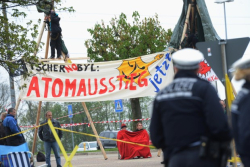 Weiterlesen: Presseartikel zur Blockade am AKW Neckarwestheim